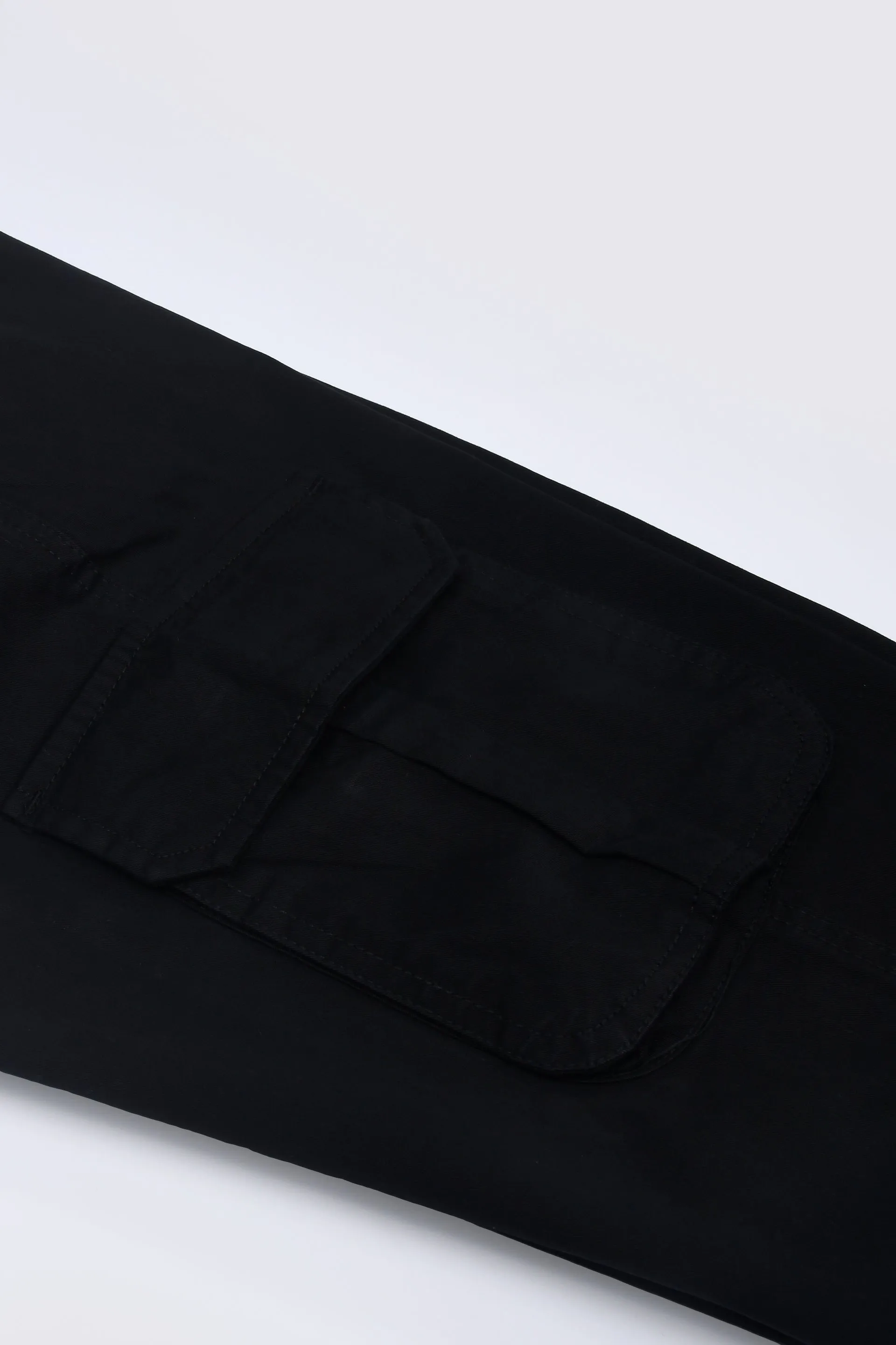 ELEVATED TWILL TAILORED CARGO PANTS IN BLACK